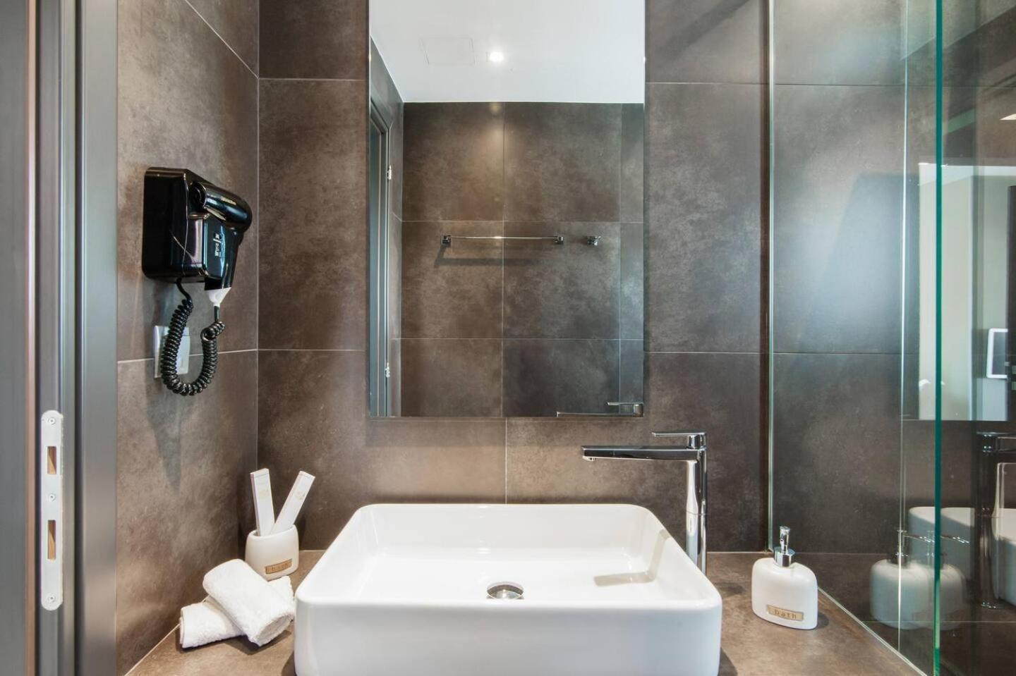 Ma Maison Nο 1, Penthouse, Acropolis And Lycabettus View, Ultra High Speed Internet 300 Mbps, 15' To Acropolis By Metro, 1' From Metro Station Athen Exterior foto